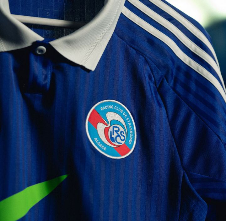 日本人選手の古巣ストラスブール、2024-25新ユニフォームを発表！「美しき歴史」に触発のクラシックデザイン