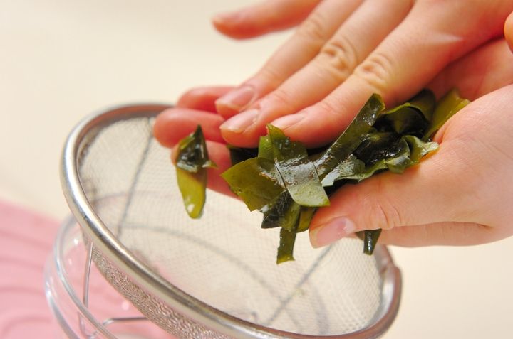 ワカメと麩のおみそ汁の作り方1