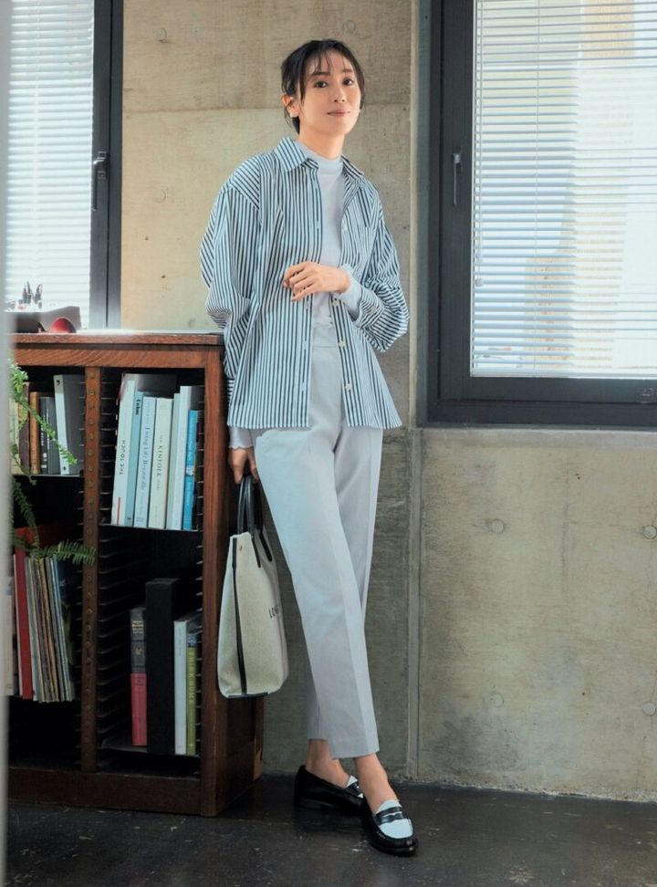 オフィスコーデ セオリーリュクスの神パンツ Ariosa Carol2