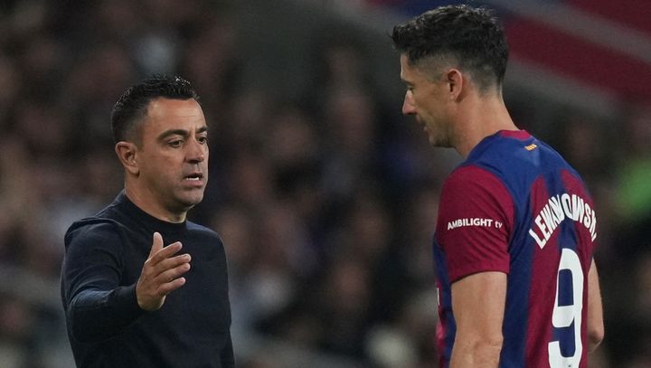 35歳レヴァンドフスキ、交代に怒る…バルセロナのチャビ監督が理由説明 「怒りは理解できる」