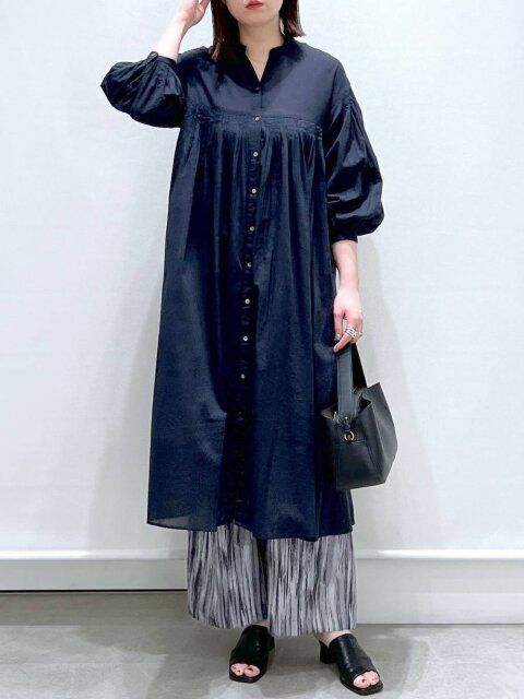 春夏の黒ワンピースコーデ