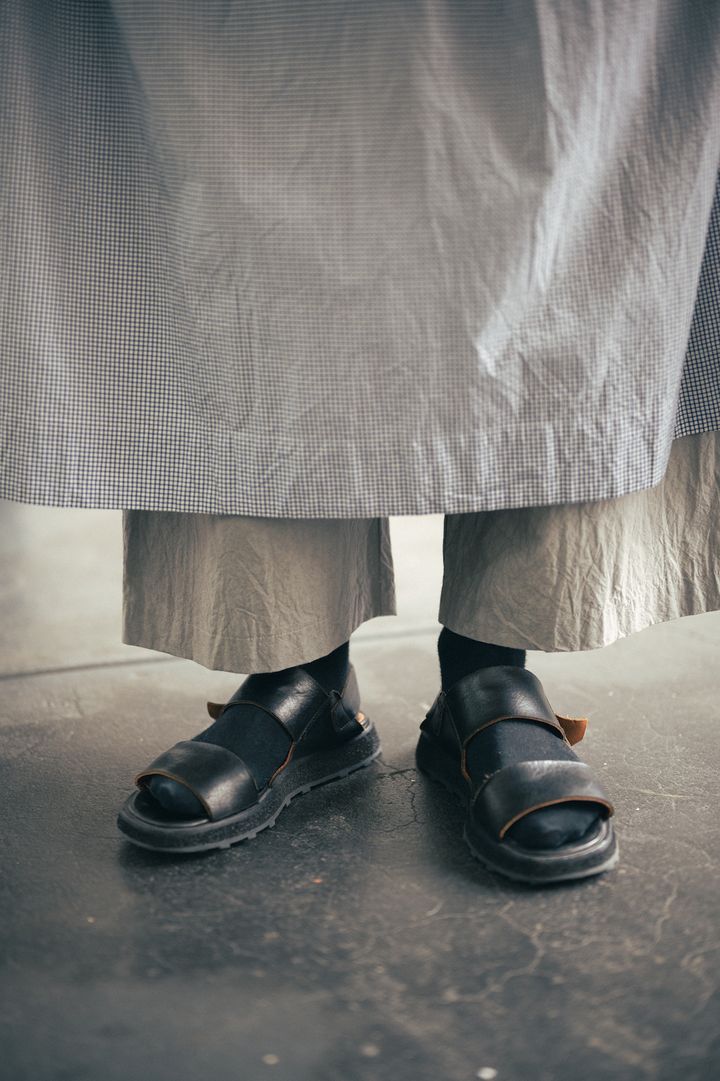 薄手のカーデで寒暖差対策を！今すぐ真似たいワンピーススタイル【FUDGE FRIEND おしゃれさんの毎日コーディネート vol.372｜田中真里奈】