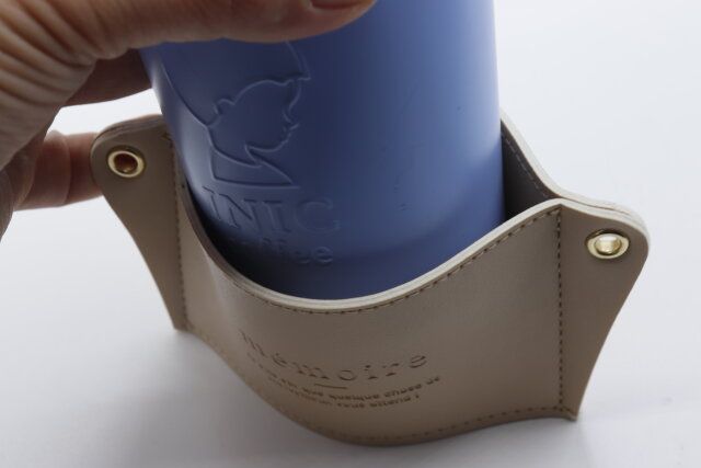 スリーコインズの使いやすいドリンクカップホルダー