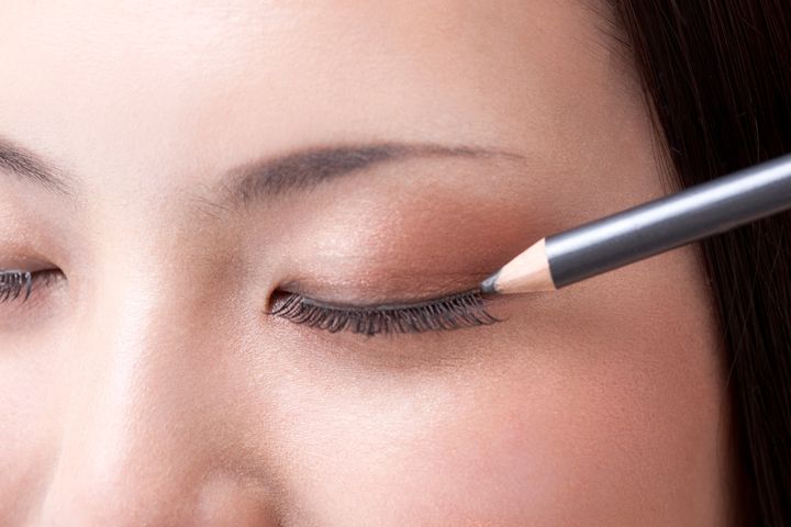 40・50代のアイラインはすぐヨレる？崩れない＆若見えする引き方