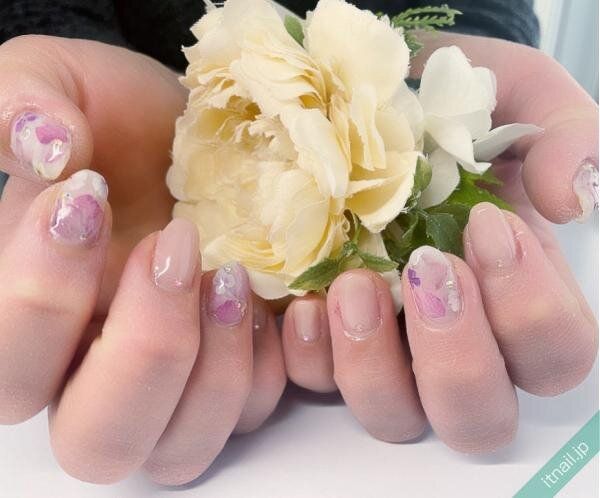 ネイルサロンメィプルが投稿したネイルデザイン [photoid:I0110180] via Itnail Design (732563)