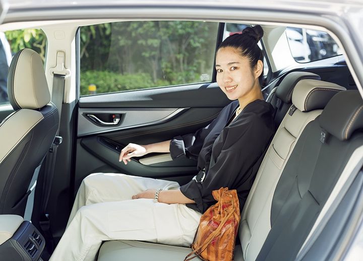 ハンサムなレヴォーグに合わせたモノトーンコーデ