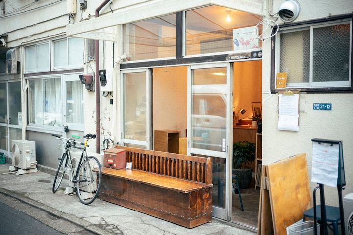 西新宿でチルアウト、音楽とコーヒーの店：スワンプ【ファージーの特等席 vol.20】