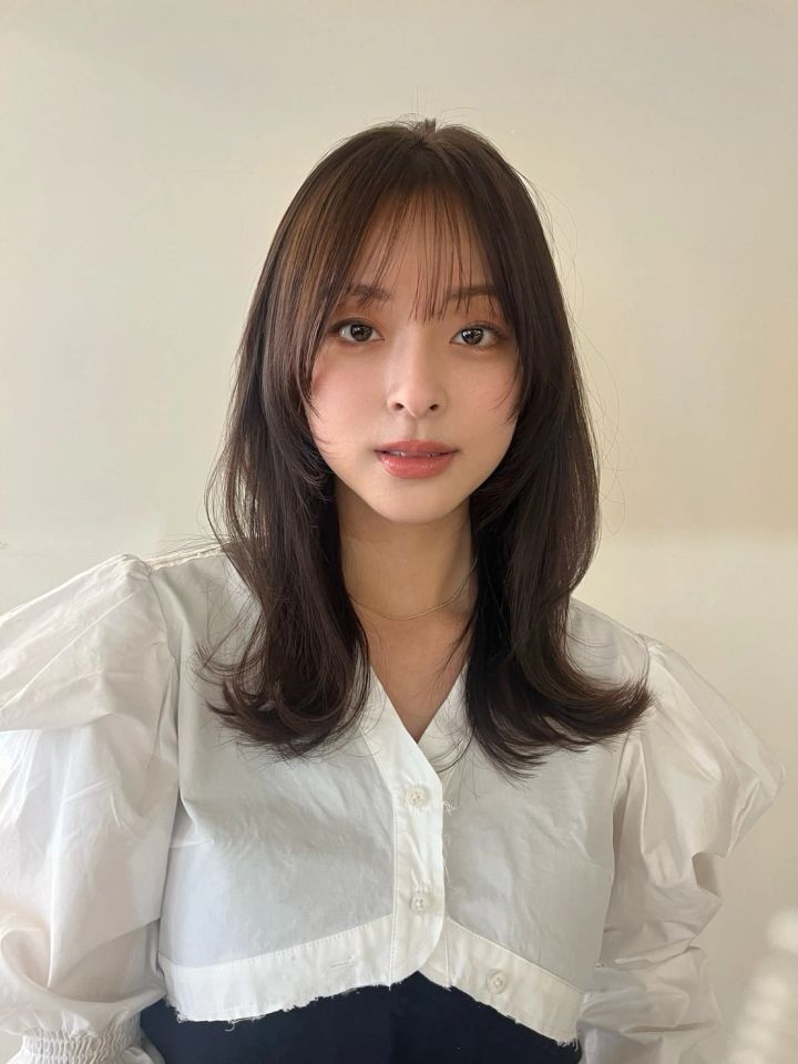 セミロング ヘア 髪型 ヘアスタイル 前髪あり 暗髪