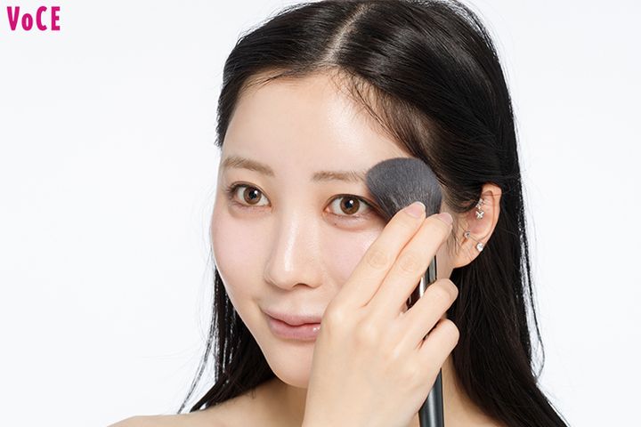 ツヤが消えないように、量は必要最小限に！