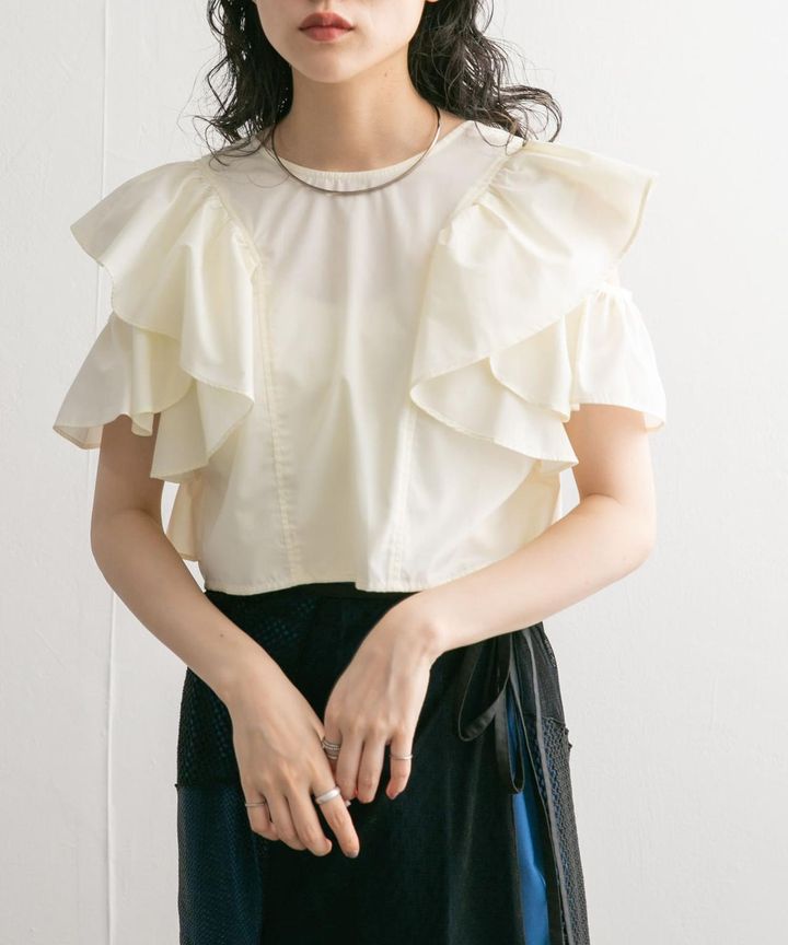 画像2: マルチWAYクロップドフリルブラウス￥6,050（税込）／KBF 出典：KBF