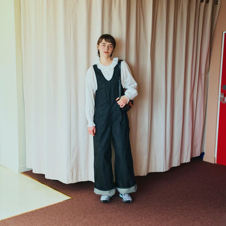 デニムに似合う大人の”スニーカーコーデ”5選！おしゃれさんの足もとをチェック