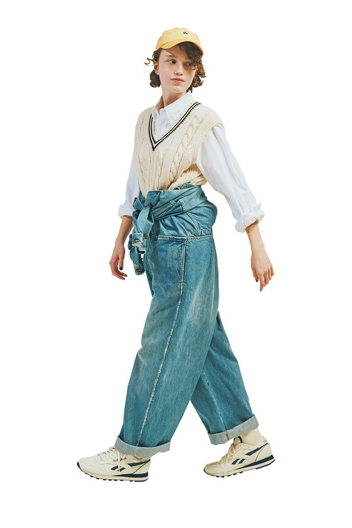 デニムに似合う大人の”スニーカーコーデ”5選！おしゃれさんの足もとをチェック