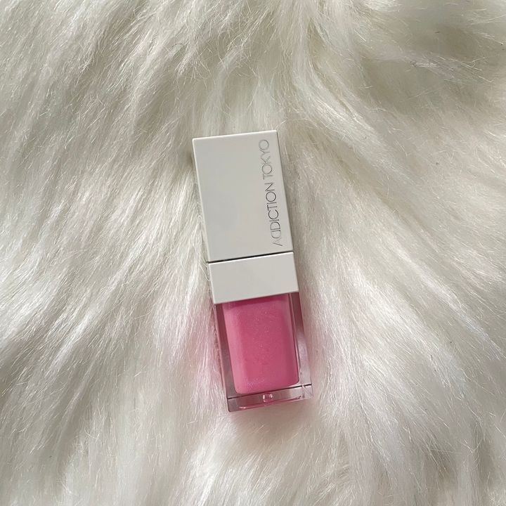 アディクションのリップ オイル ティント アウト オブ ユア シェル