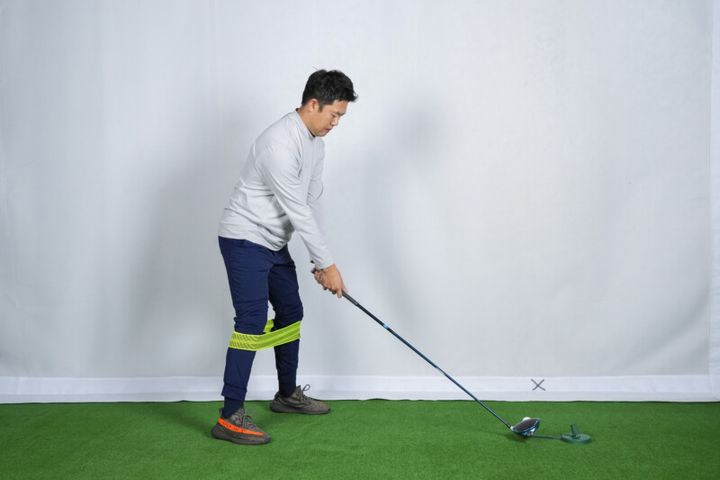 “正しいアドレス”はどっち？どっしりとした構えを作る練習法を紹介