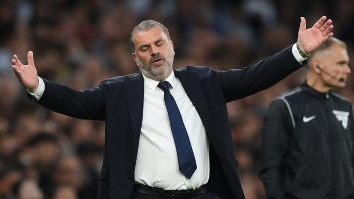 なぜトッテナムのポステコグルー監督は激怒したのか…負けてるのに「アーセナル、見てる？」とファン合唱