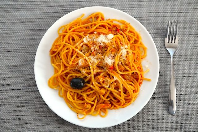 Barilla スパゲッティ コン ポッロ アッラ カチャトーラ