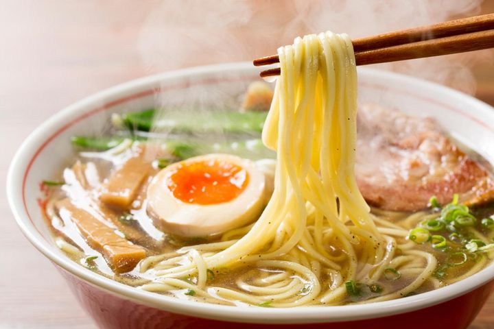 画像: ＜ラーメン屋で大騒ぎする迷惑客＞店主が注意すると「ネットに悪評書くから」と脅迫 → その後店の評判は？