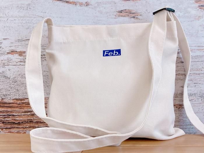 ダイソーのサコッシュの画像