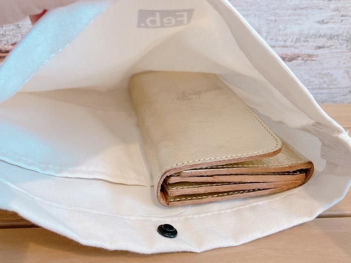 ダイソーのサコッシュの画像