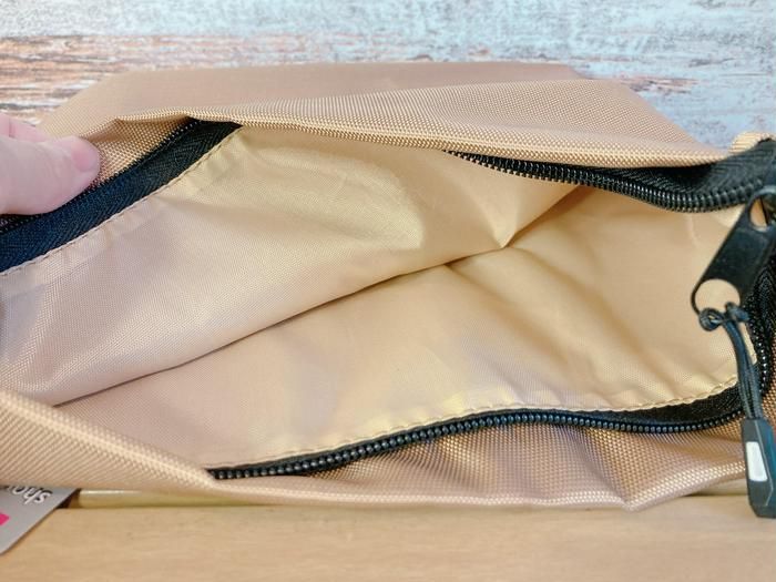 ダイソーのサコッシュの画像