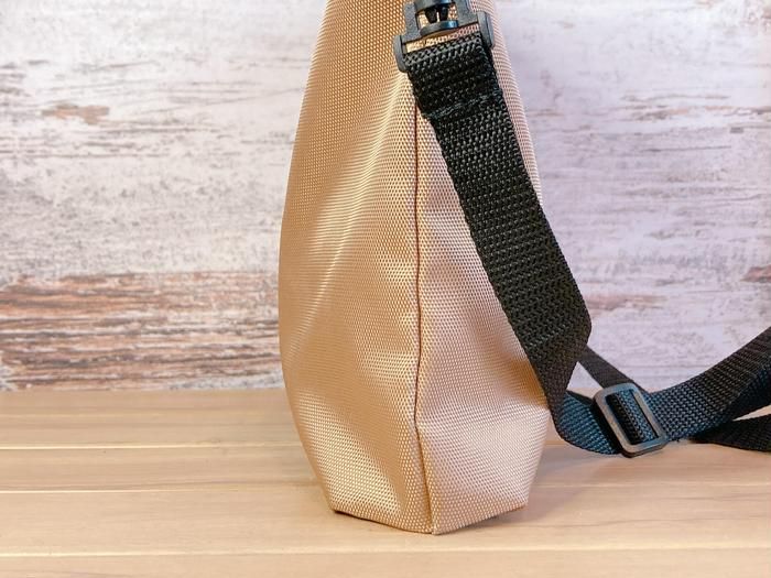 ダイソーのサコッシュの画像