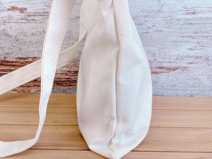 ダイソーのサコッシュの画像