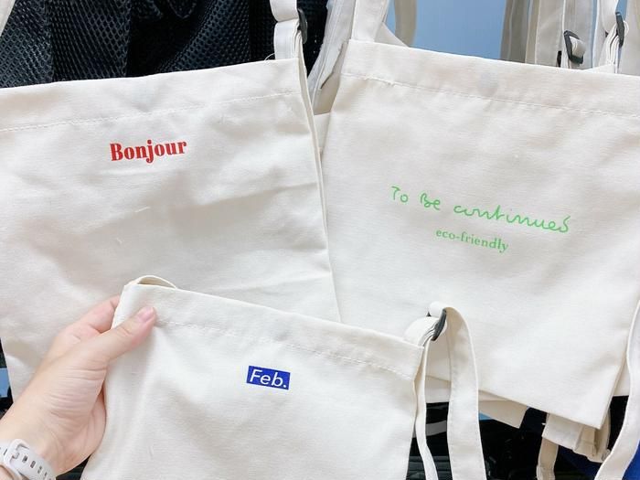 ダイソーのサコッシュの画像