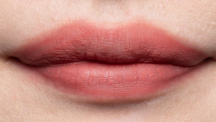 レブロン「カラーステイ スウェード インク リップスティック」飲食後の色持ち 30/30点