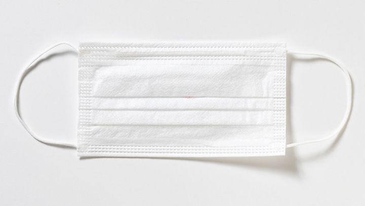 ジルスチュアート「リップブロッサム グロウ」マスクへのつきにくさ 28/30点