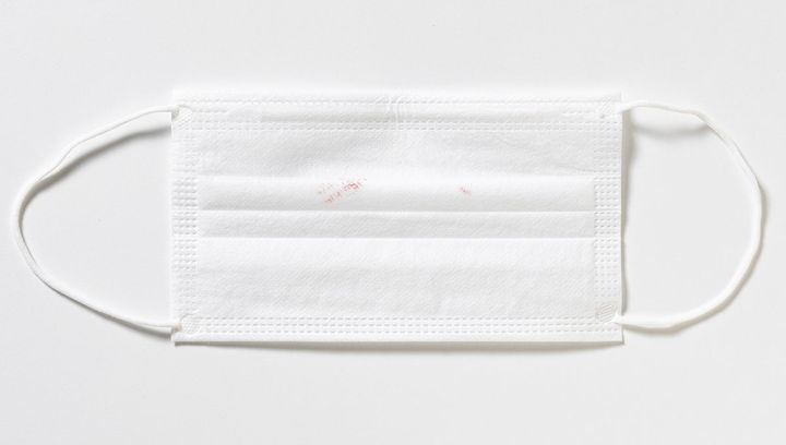 シャネル「ルージュ アリュール ラック」マスクへのつきにくさ 19/30点