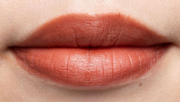 NARS「エクスプリシット リップスティック」ティッシュオフ後