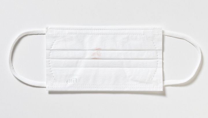 SUQQU「ベルベット フィット リップスティック」マスクへのつきにくさ 23/30点