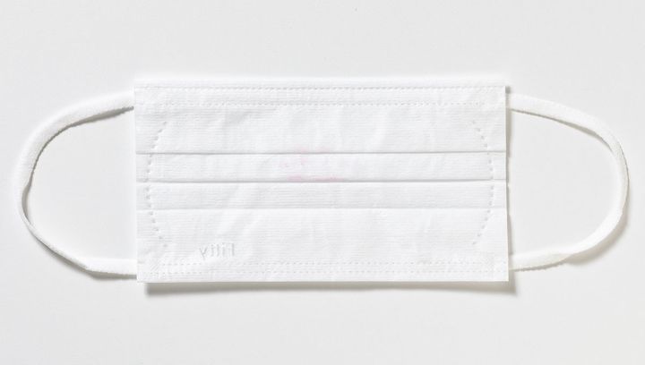 イヴ・サンローラン「YSL ラブシャイン キャンディ グロウ バーム」マスクへのつきにくさ 18/30点