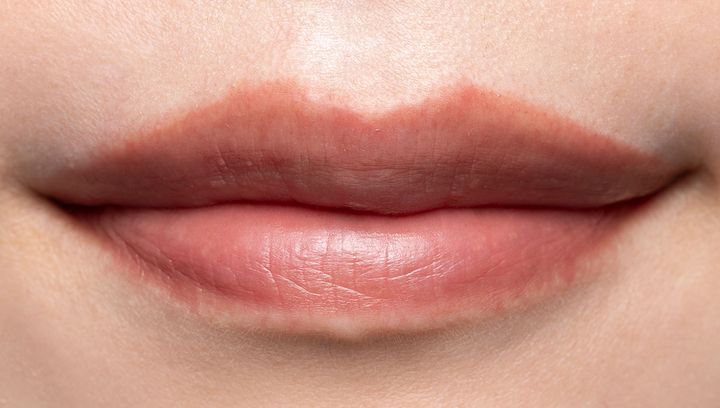 シャネル「ルージュ アリュール ラック」ティッシュオフ後