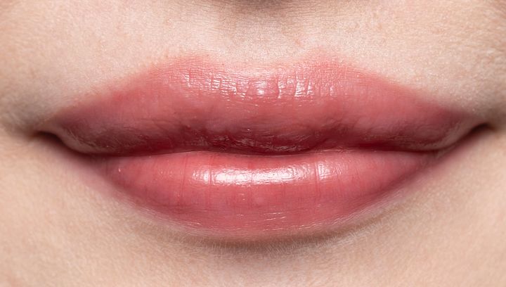 エレガンス「クラルテ ルージュ ビジュー」飲食後の色持ち 29/30点