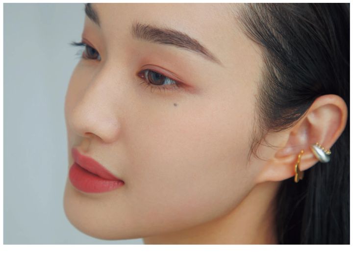 2.オールマット×立体眉で作る「洗練引き締め」小顔メイク_「余白レス」小顔メイクのポイント、やり方