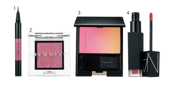 「キツネタイプ」の小顔メイクに使用したコスメ_ケイト コンシャスライナーカラー 05￥1100（編集部調べ）／カネボウ化粧品_ザ アイシャドウ スパークル 104SP￥2200／アディクション ビューティ（限定色）_ピュア カラー ブラッシュ 01￥6050／SUQQU_エアーマット ウルトラリップティント 318 ￥4070／NARS JAPAN