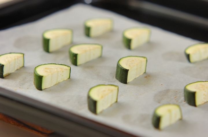 素焼きズッキーニのゴマ和えの作り方1