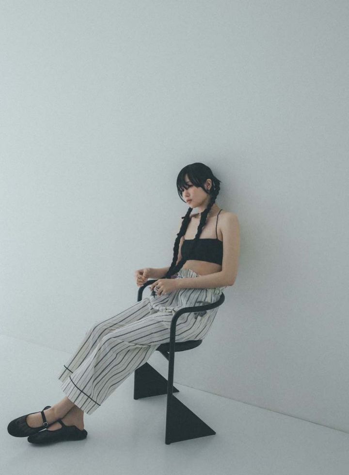 《ネストローブ》とデザイナー大谷有紀によるコラボアイテムがお目見え！黒と白をテーマにした涼し気なワードローブを提案