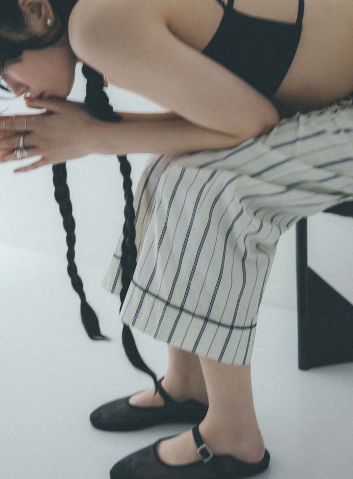 《ネストローブ》とデザイナー大谷有紀によるコラボアイテムがお目見え！黒と白をテーマにした涼し気なワードローブを提案