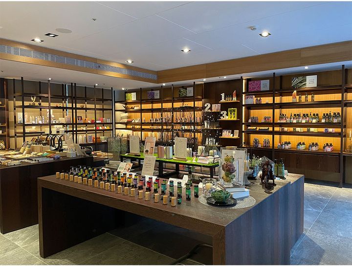 ハーブを用いたオリジナルのスキンケア商品