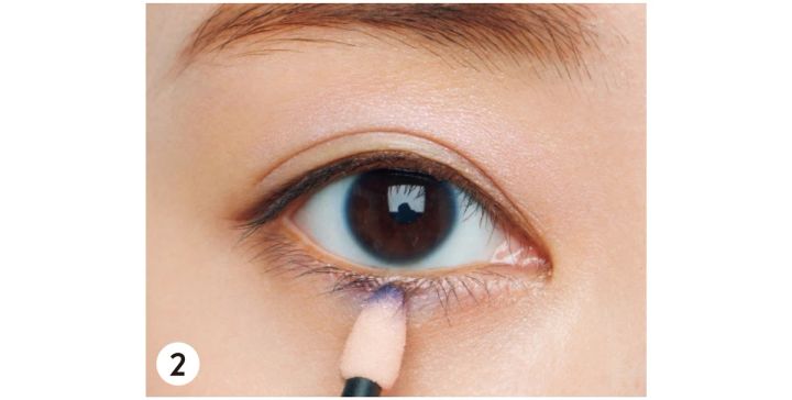 7.ブルー×紫の目元でワンランク上の透明感が手に入るアイシーカラーメイク_ポイント、やり方_4