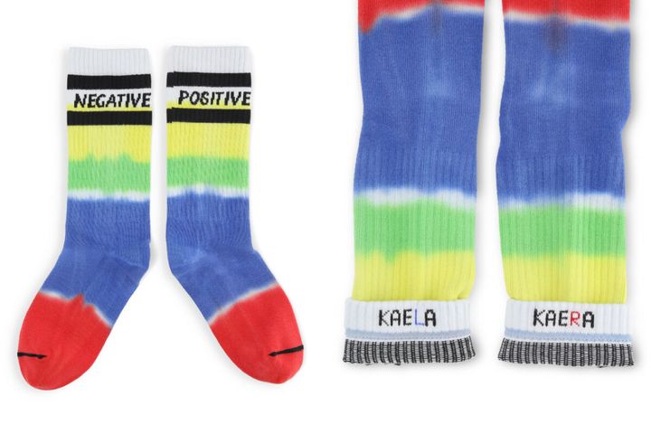 街でもコースでもかわいく履けそう！ 木村カエラデザインの限定コラボ靴下