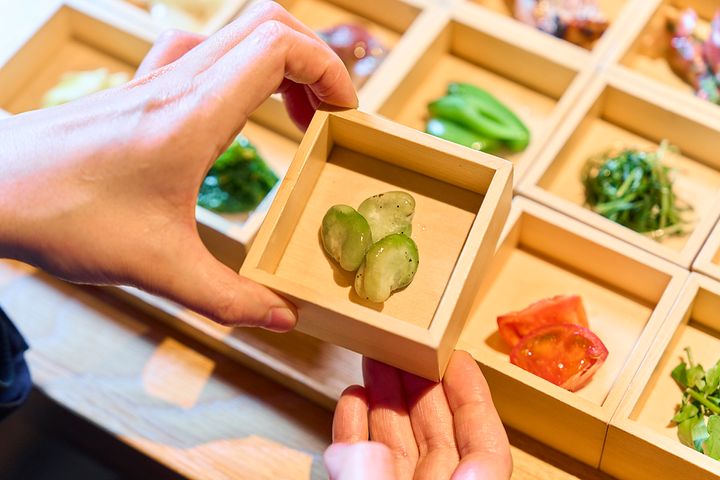 「そら豆」。少しだけ焼き色をつけて香ばしく仕上げた