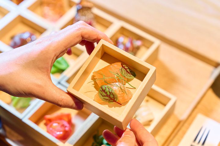 「卯月の肴物」。この日はサクラマスを昆布締めにしたもの