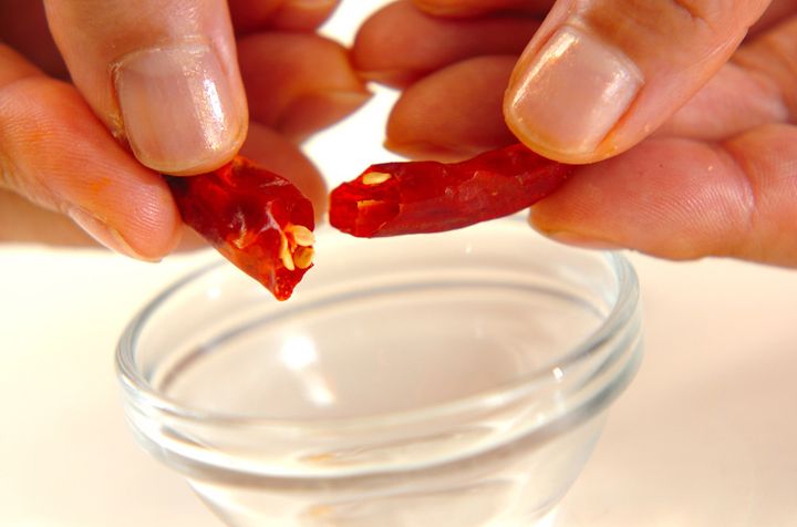 簡単！基本のペペロンチーノ 本格プロの味の下準備1