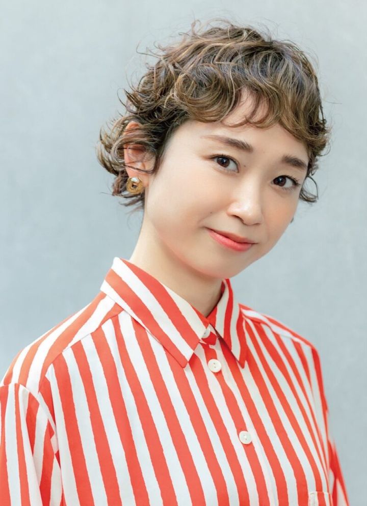 ベージュの白髪染めのパーマスタイル Cocoon表参道