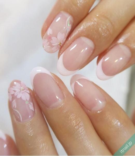 gloss nailが投稿したネイルデザイン [photoid:I0126859] via Itnail Design (733671)
