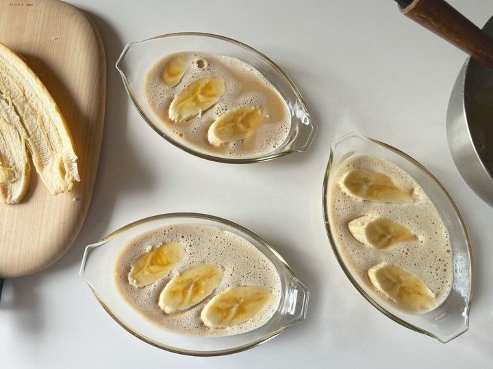 フランスの伝統菓子を手軽に作ろう！シンプルなバナナクラフティ【渡辺友美子のコーヒーに合うお菓子のレシピ vol.43 〜レシピで旅するヨーロッパ〜】