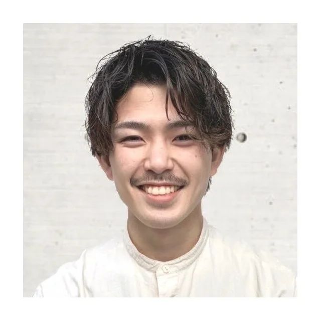 【髪が硬い人におすすめ】ワンカールでふんわり！ 大人おしゃれなレイヤーセミロングヘア_4